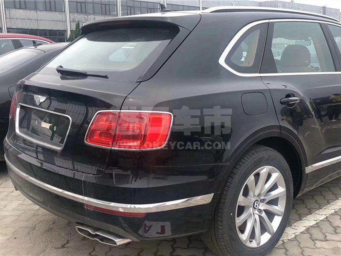 18ad767f3b424b3a1a22de095543580