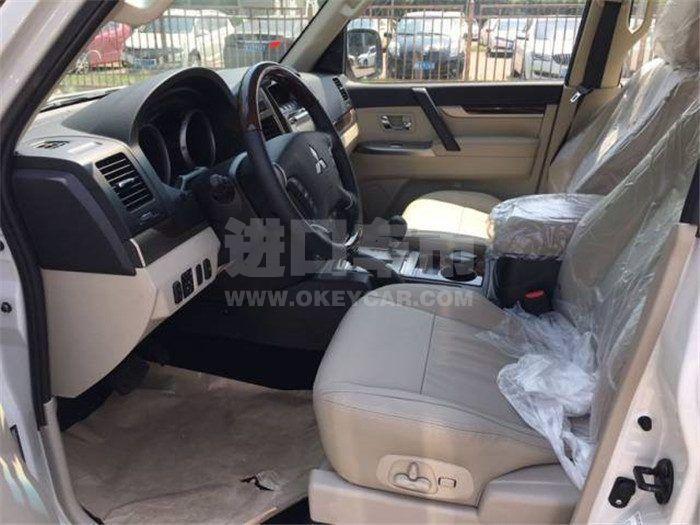 667bdee501b18e18934c31819f46877e