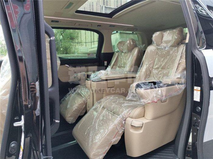 f_900x675_0_q87_autohomecar__ChsEfV1rqiqACf8RAAJKgyJaL0U626