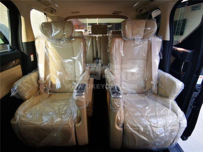 f_900x675_0_q87_autohomecar__ChsEkVz1_dqAHV1HAAH0qrMjNtU593