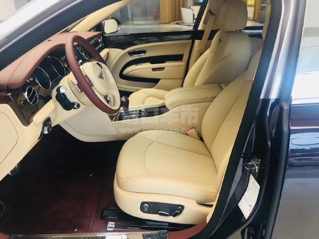 2019款 宾利慕尚 6.8t 加长 黑银双拼!