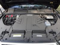 18款 2.0t komfort舒适发动机仓