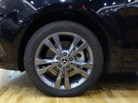 19款 V250 2.0T 标准 加长前轮胎