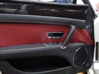 17款 4.0T S 四座门板