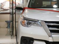 18款 2.7L 四驱 SR5 铁轮前大灯