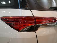 18款 2.7L 四驱 SR5 铁轮后尾灯