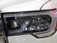 18款 5.7L 四驱 白金版前大灯