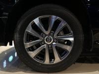 18款 5.7L VX-R 12气 底升前轮胎