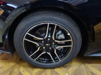 18款 2.3T 自动 硬顶 P版前轮胎