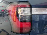 18款 3.5T 四驱 长轴 铂金版后尾灯