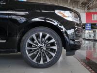 19款 3.5T 四驱 长轴 Reserve前轮胎