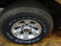 19款 Y61 4.8L 自动 五门 Safari 天窗前轮胎